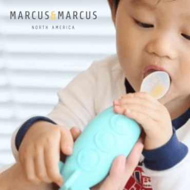 Κουτάλι βρεφικός δοσομετρητής ρυθμιζόμενης ροής σιλικόνης Γαλάζιο Marcus & Marcus dispenser Εύκολο τάισμα χωρίς πιτσιλιές